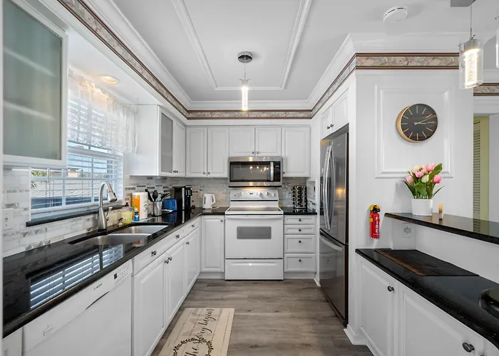 Carousel Suites -Redington Shores